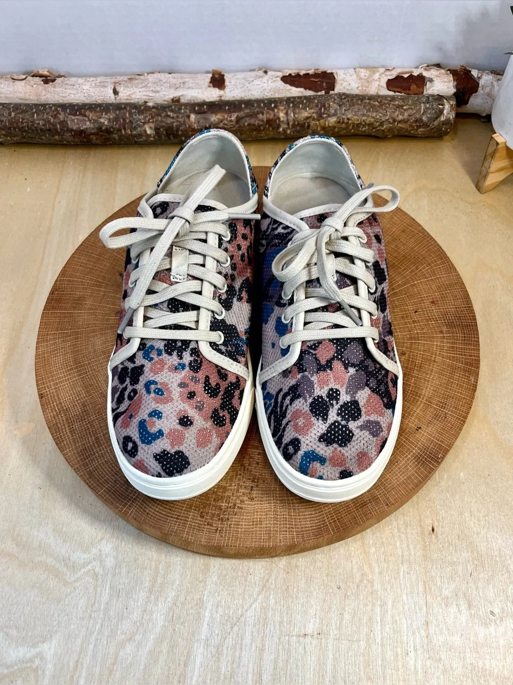 OluKai Women's Pehuea Li Sneakers - Cloudy/Pa'i Print - Size 7